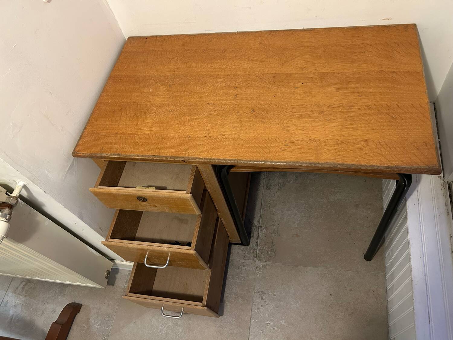 Bureau d’administration / école / atelier
