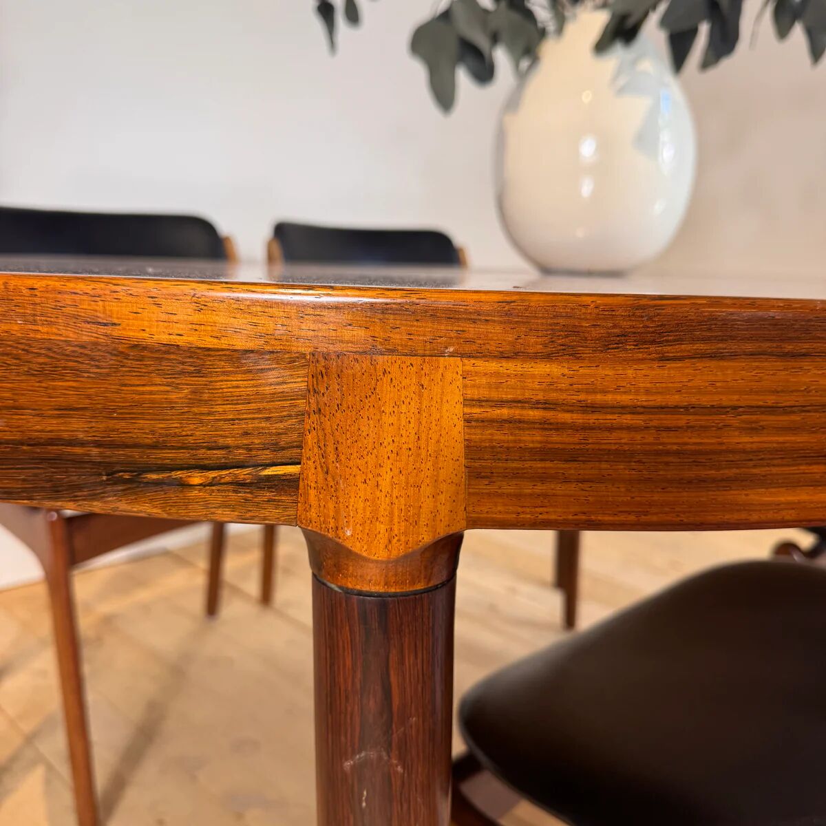 Round dining table Randers Møbelfabrik in rosewood, 1960s