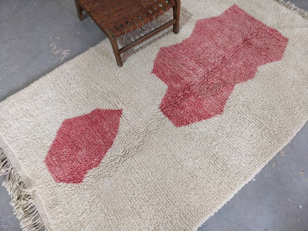 Azilal rug woven in natural wool size 250cm×150cm