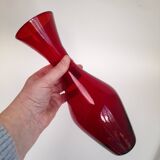 Red vase Monica Bratt for Reijmyre glassworks