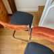 Paire de chaises en nubuck, skaï et aluminium chromé