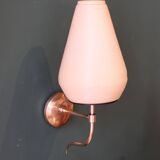 Paire d’appliques murales en laiton et plastique nervuré