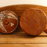 Covered terracotta pan