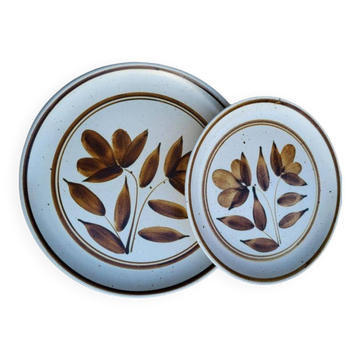 Duo d'assiettes en grès Longchamp marron à décor de fleurs