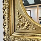 Medallion mirror