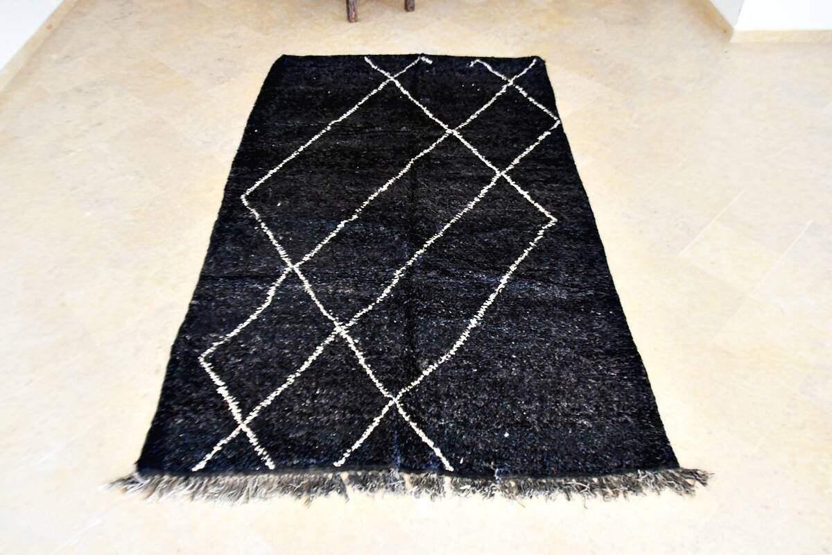 Beni Ouarain black rug 259 x 155 cm New