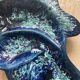 Plat en céramique en forme de poisson bleu