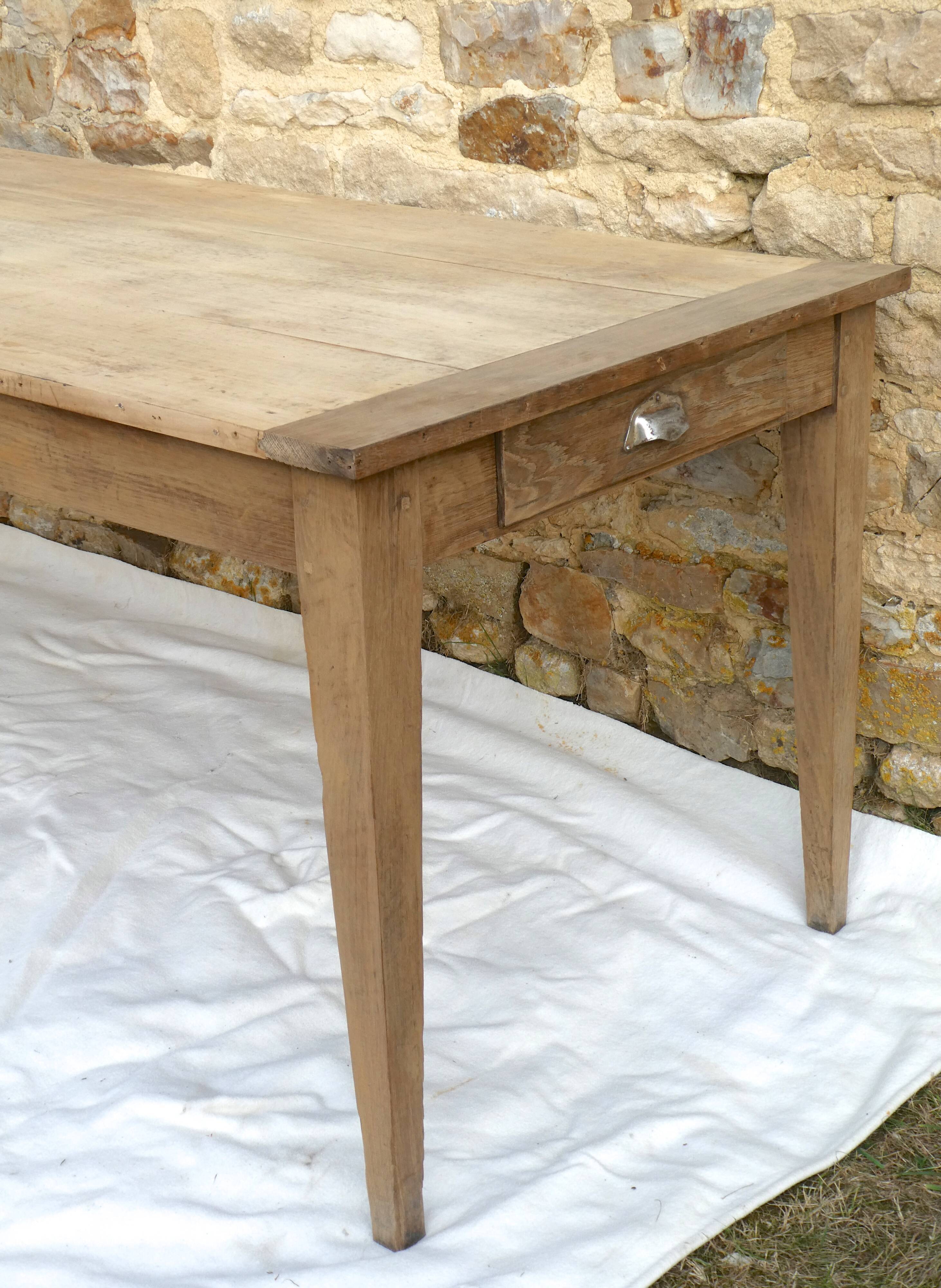 Farm table with 2 drawers
