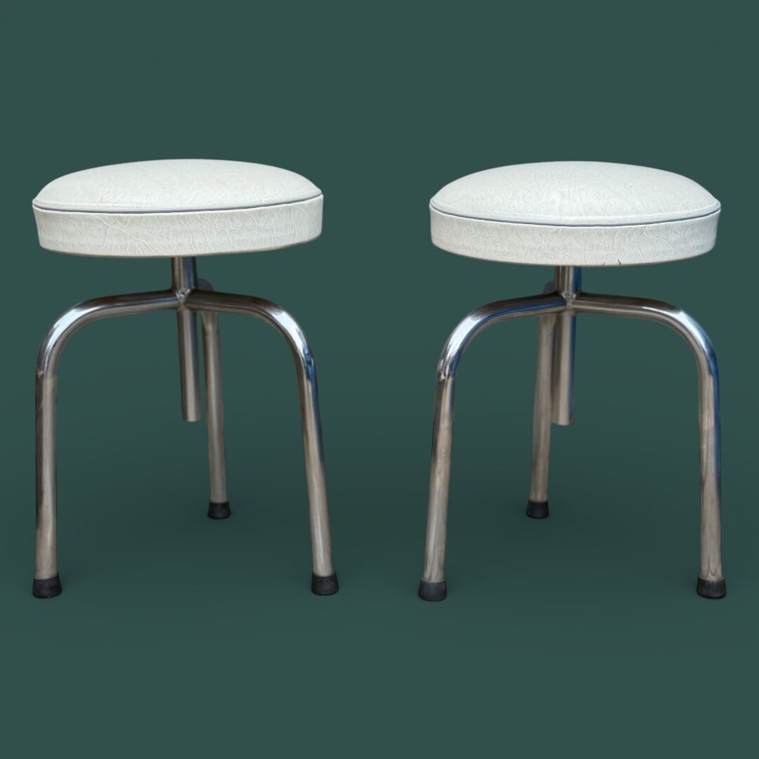 Pair of tripod workshop stools with screws from 1970.