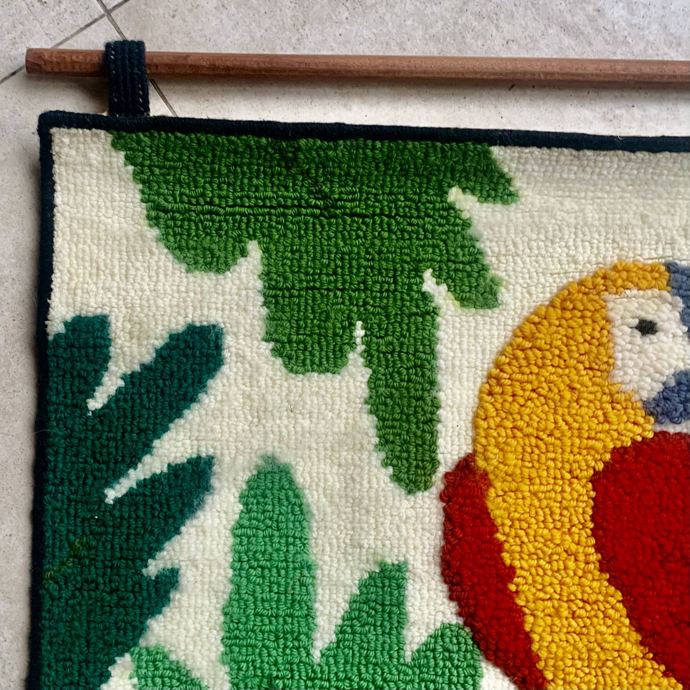 Parrot decor wall rug - Work of the Brazilian artist VAC - 1989