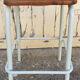 Tabouret industriel carré blanc bois et métal vintage