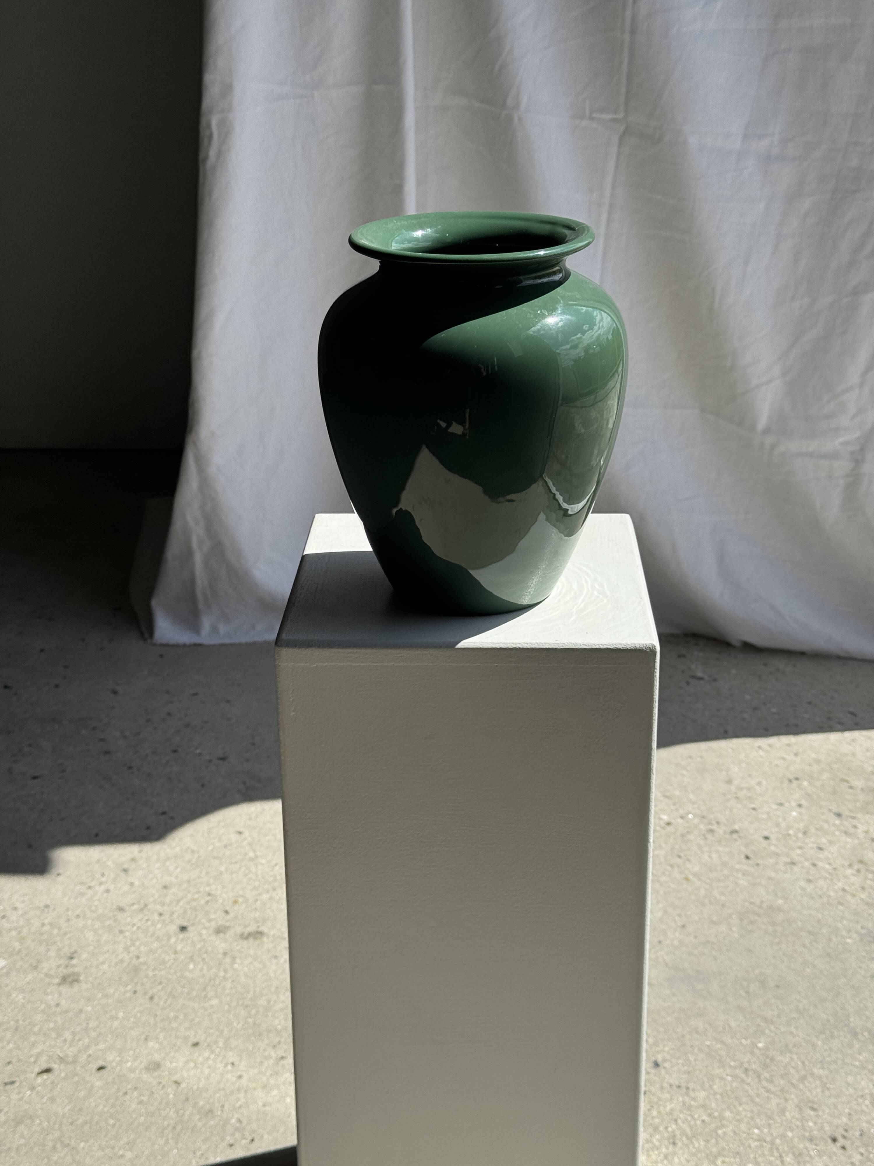Large deep water green ceramic vase H26 D22