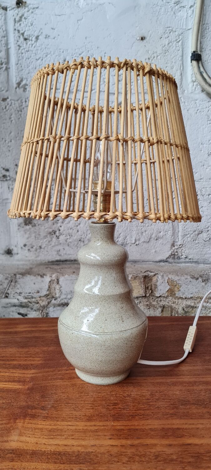 Marsh sandstone lamp
