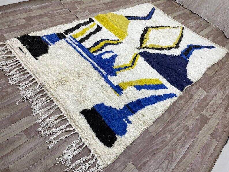 Handmade Berber Beni Ouraine rug, size 150 x 250 cm