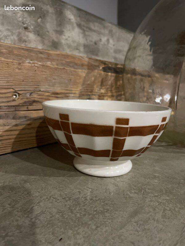 Antique bowl with burgundy and white checks