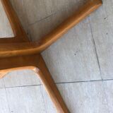 Baumann extendable round table