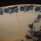 Tiled toiletries, vintage 19°