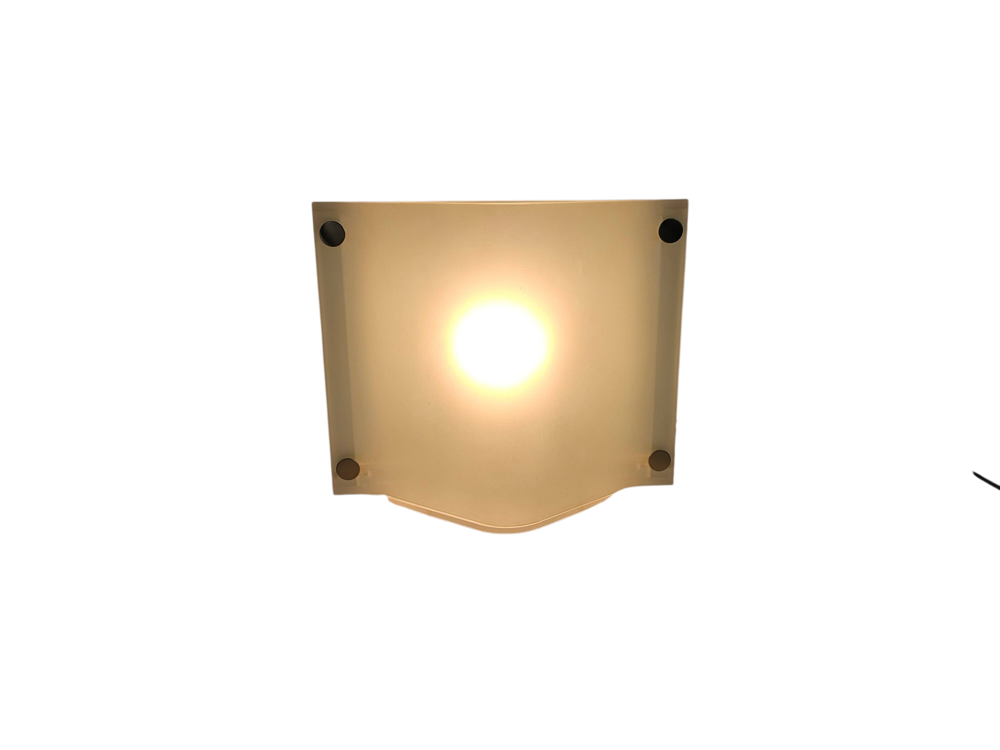 Lumi Moda Italia - lampe de table - verre dépoli - postmoderne - années 80