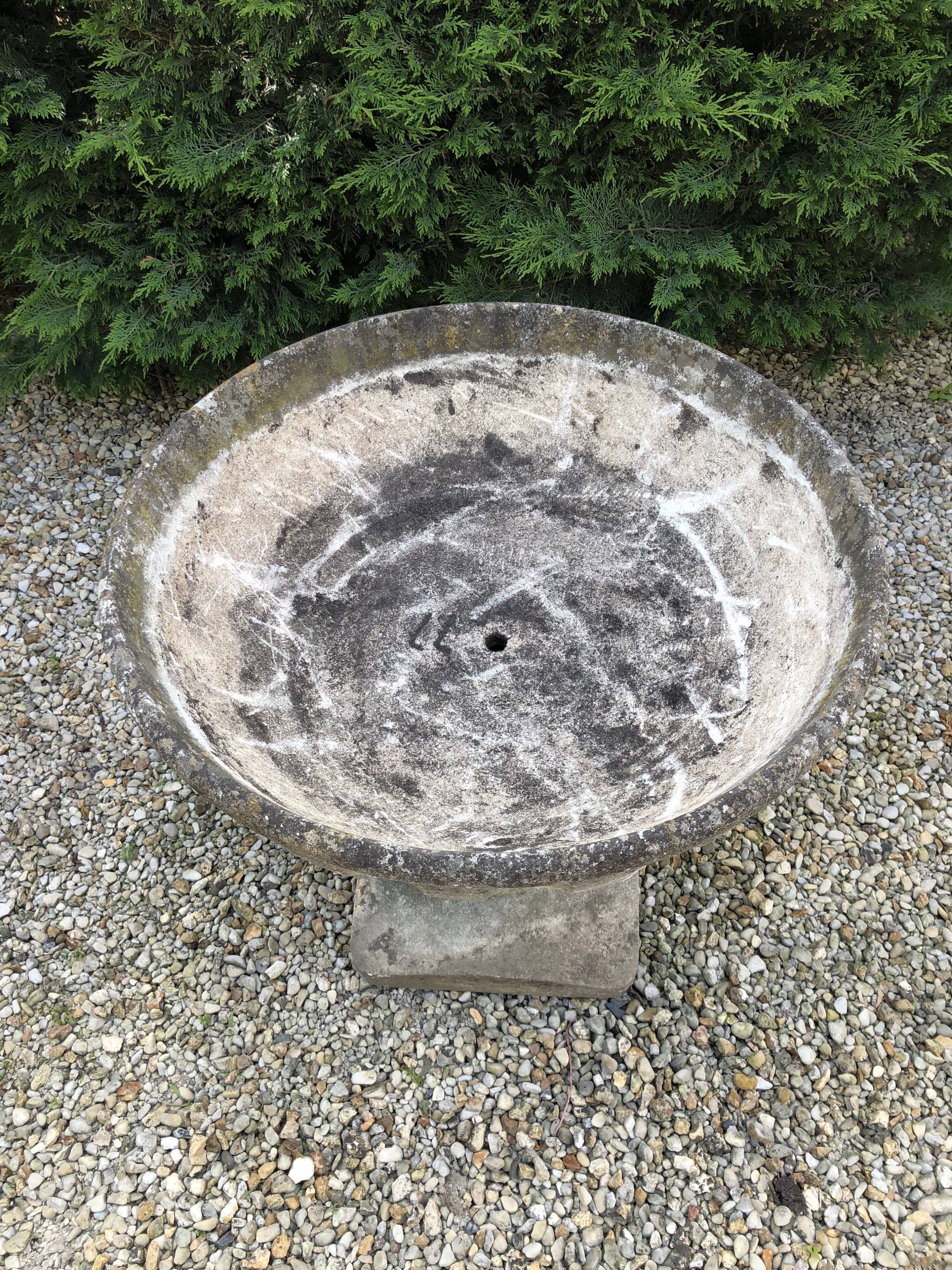 70 ' S cement garden basin