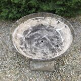 70 ' S cement garden basin