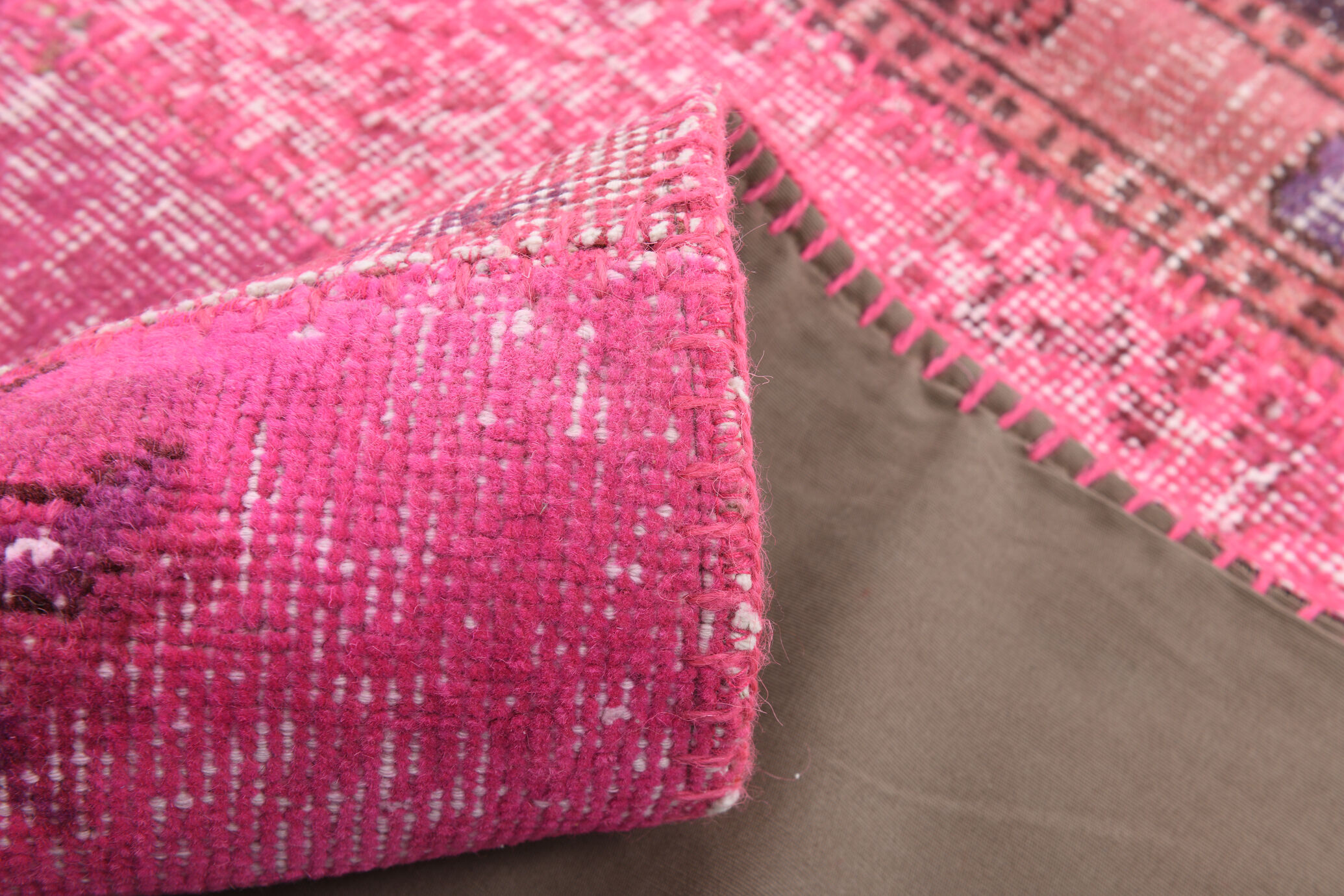 7x10 distressed pink turkish rug 300x208cm