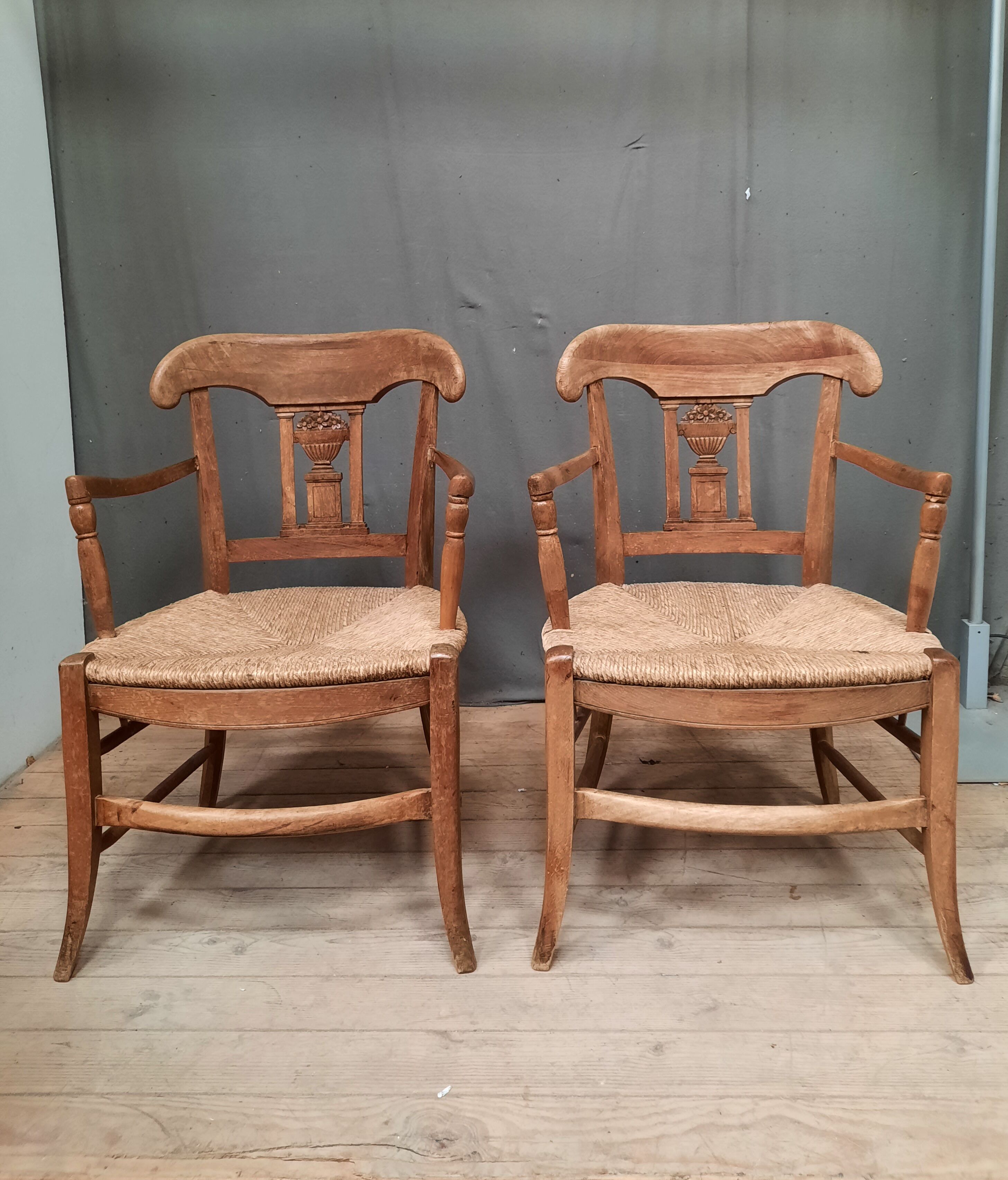 Pair of armchairs straw