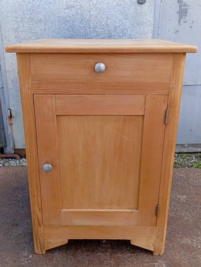 Small Parisian buffet in solid wood