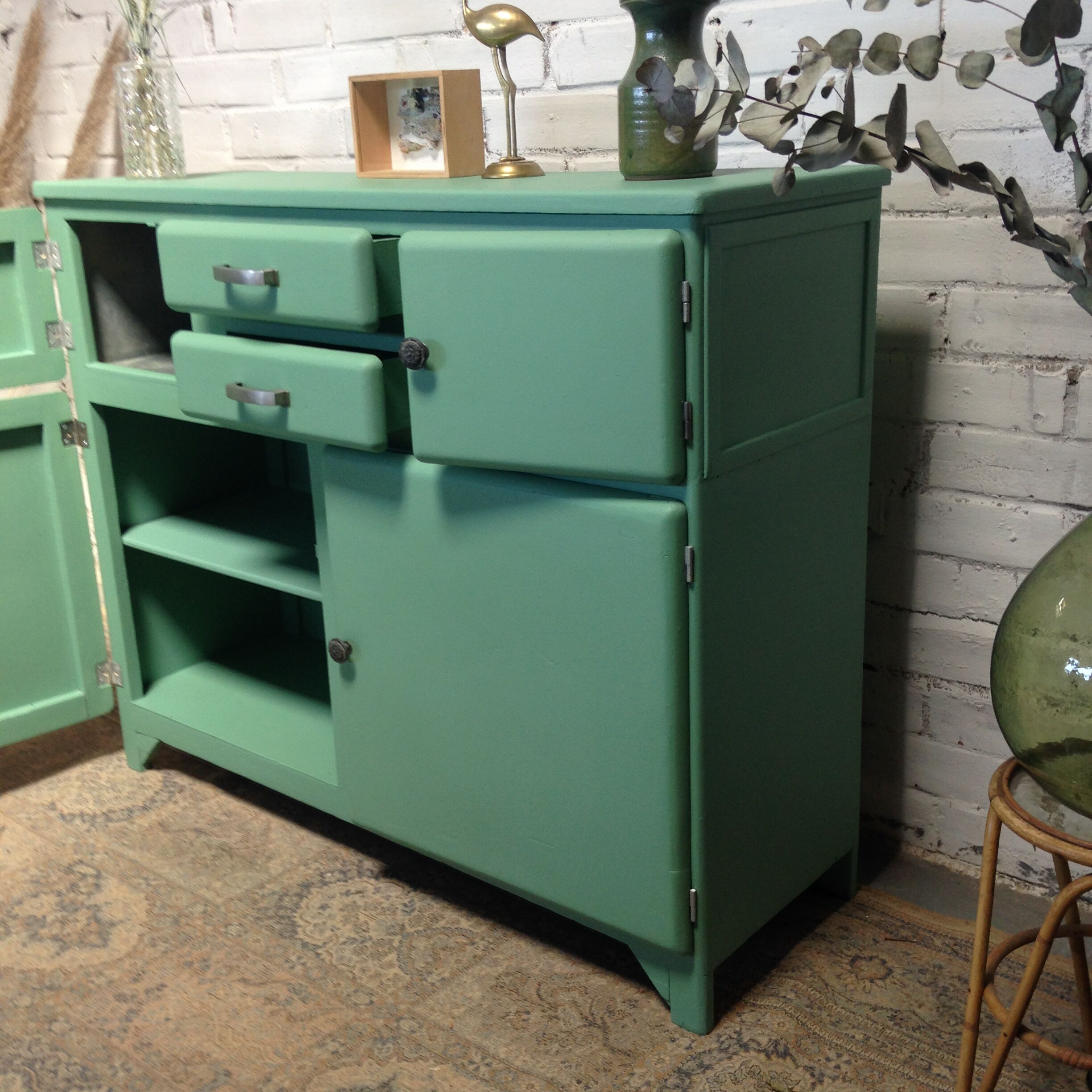 Vintage buffet mado green water