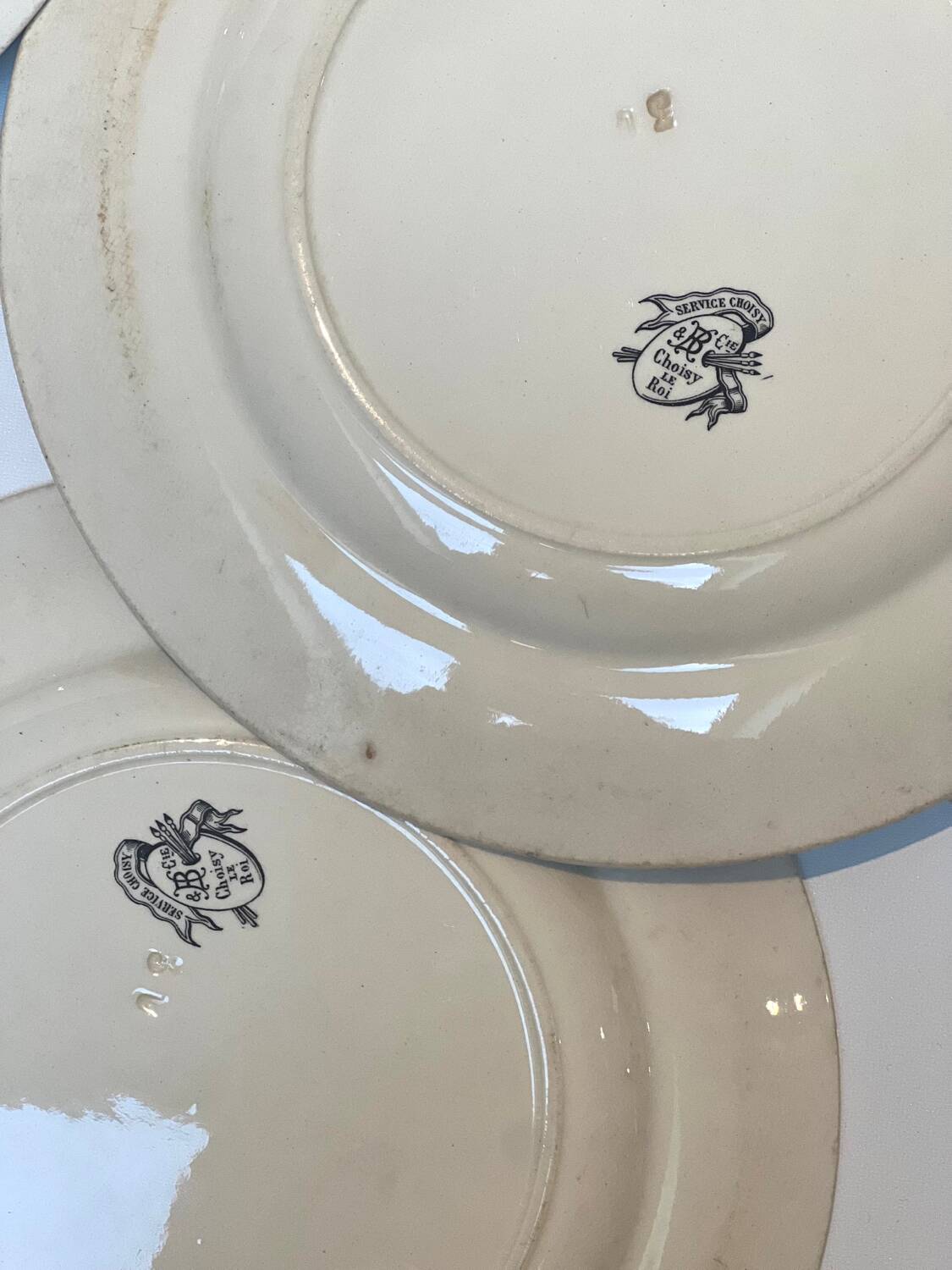 Floral iron earth plate