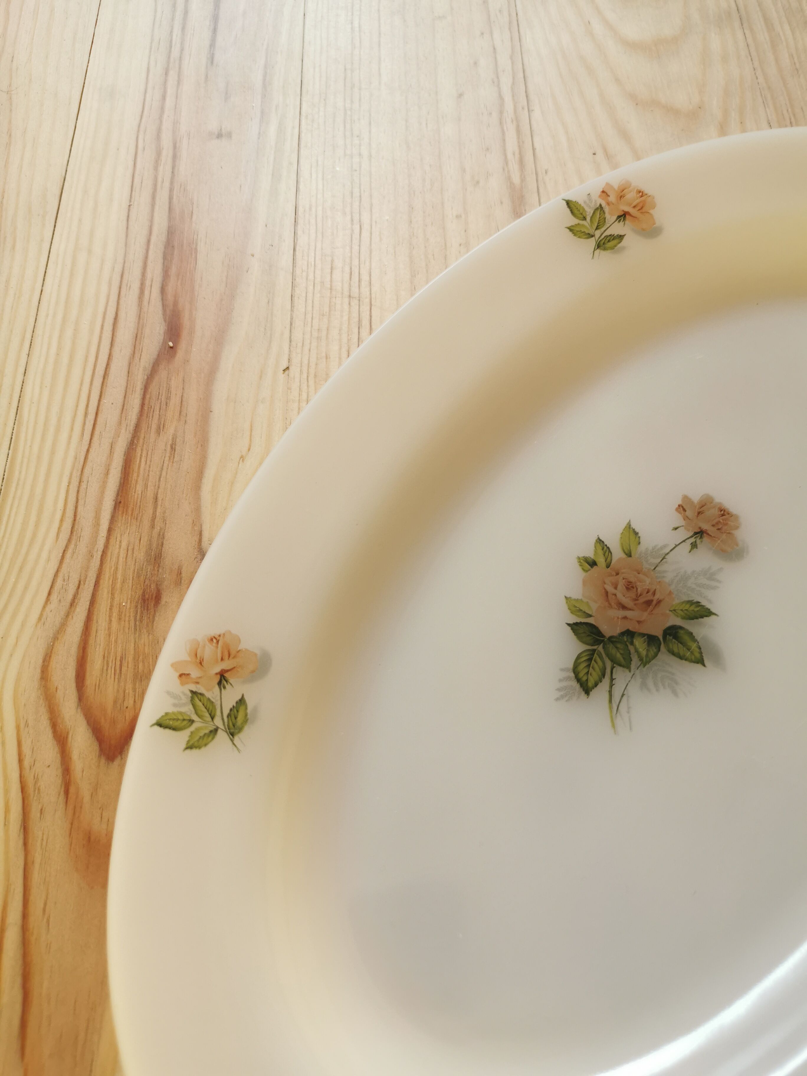 Vintage oval dish Arcopal