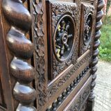 Breton bonnet cupboard in solid oak with 1 door and 1 drawer.