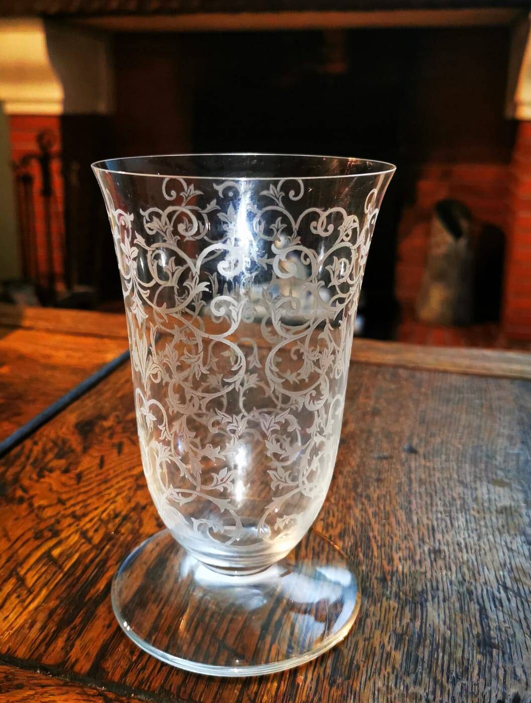 Baccarat engraved crystal "tulip" vase, Erna model.