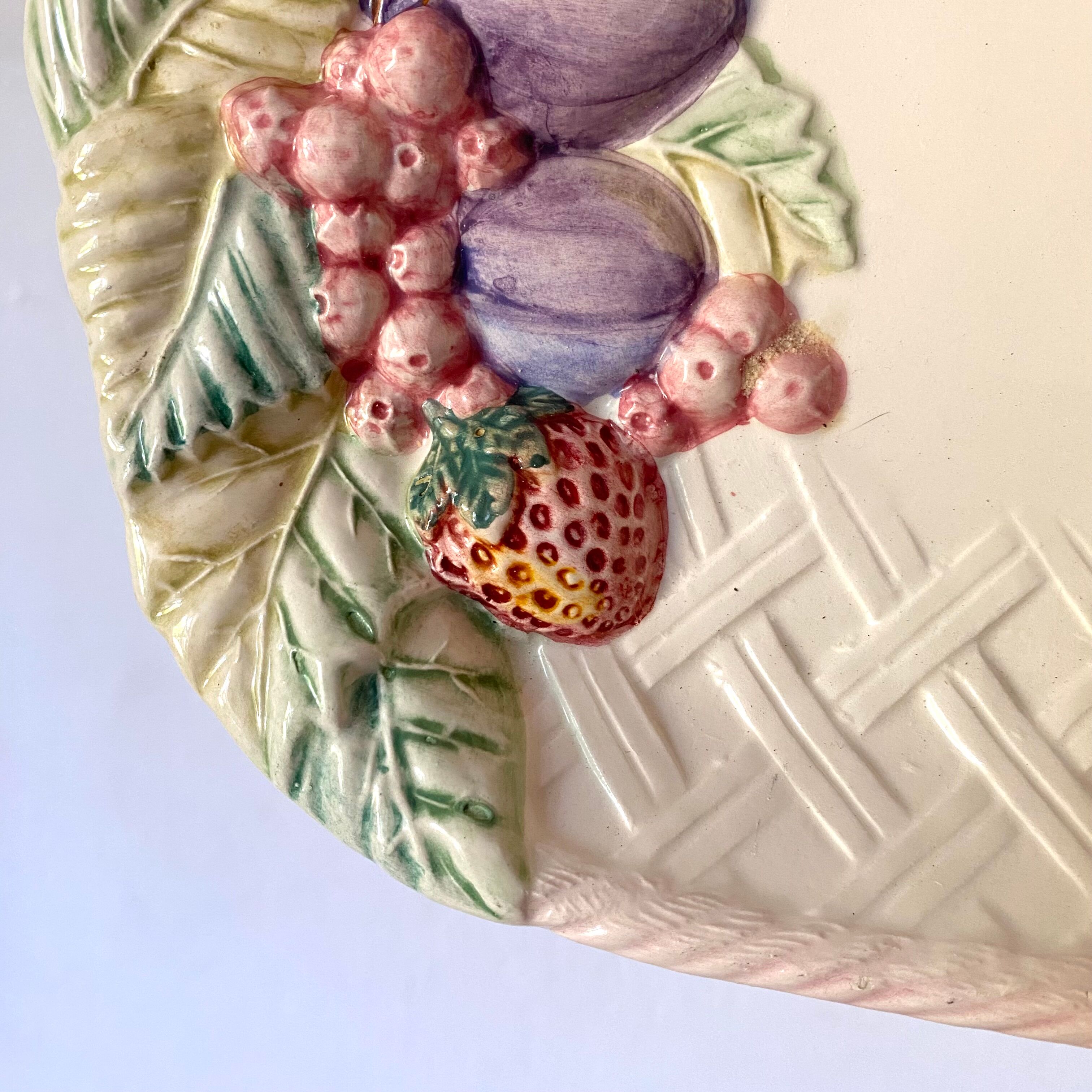 Long dish in fruit barbotine