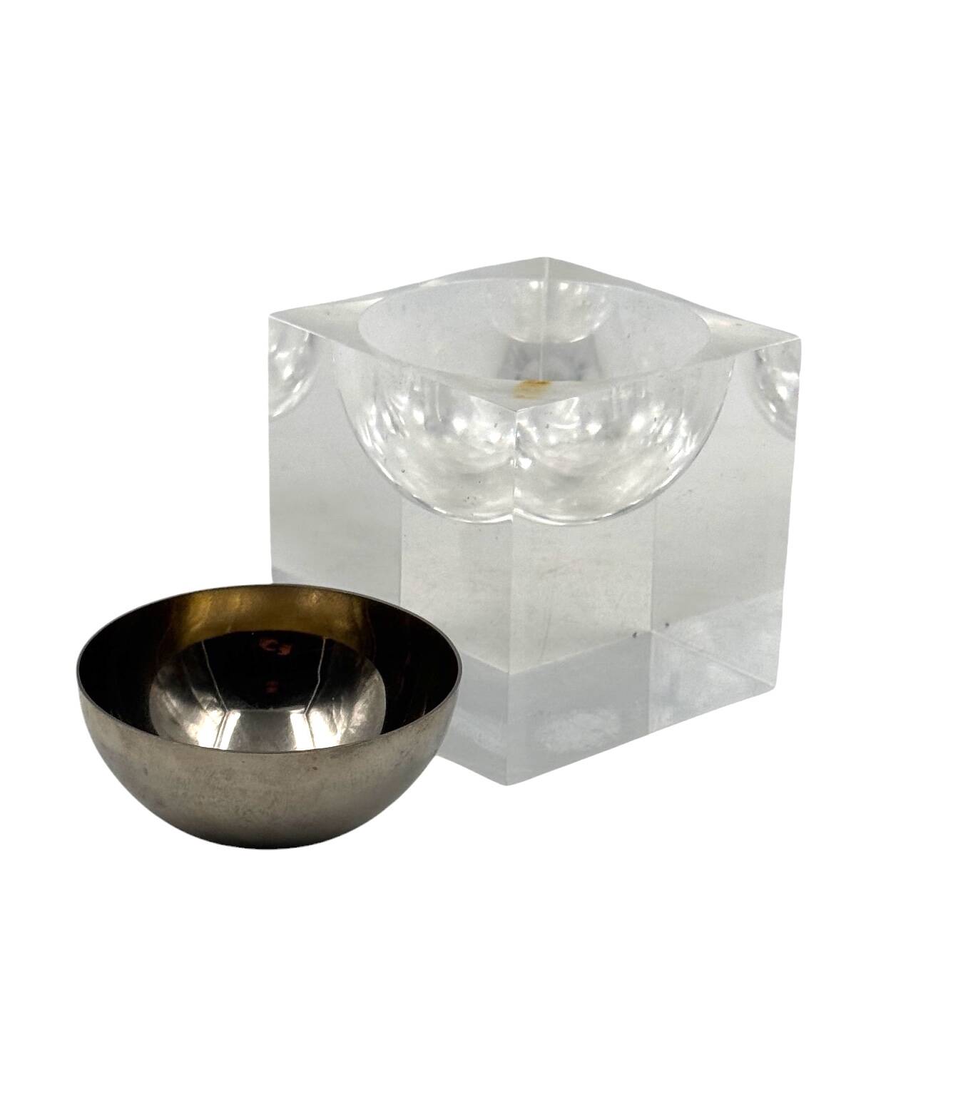 Space age clear lucite ashtray, Italy 1970s