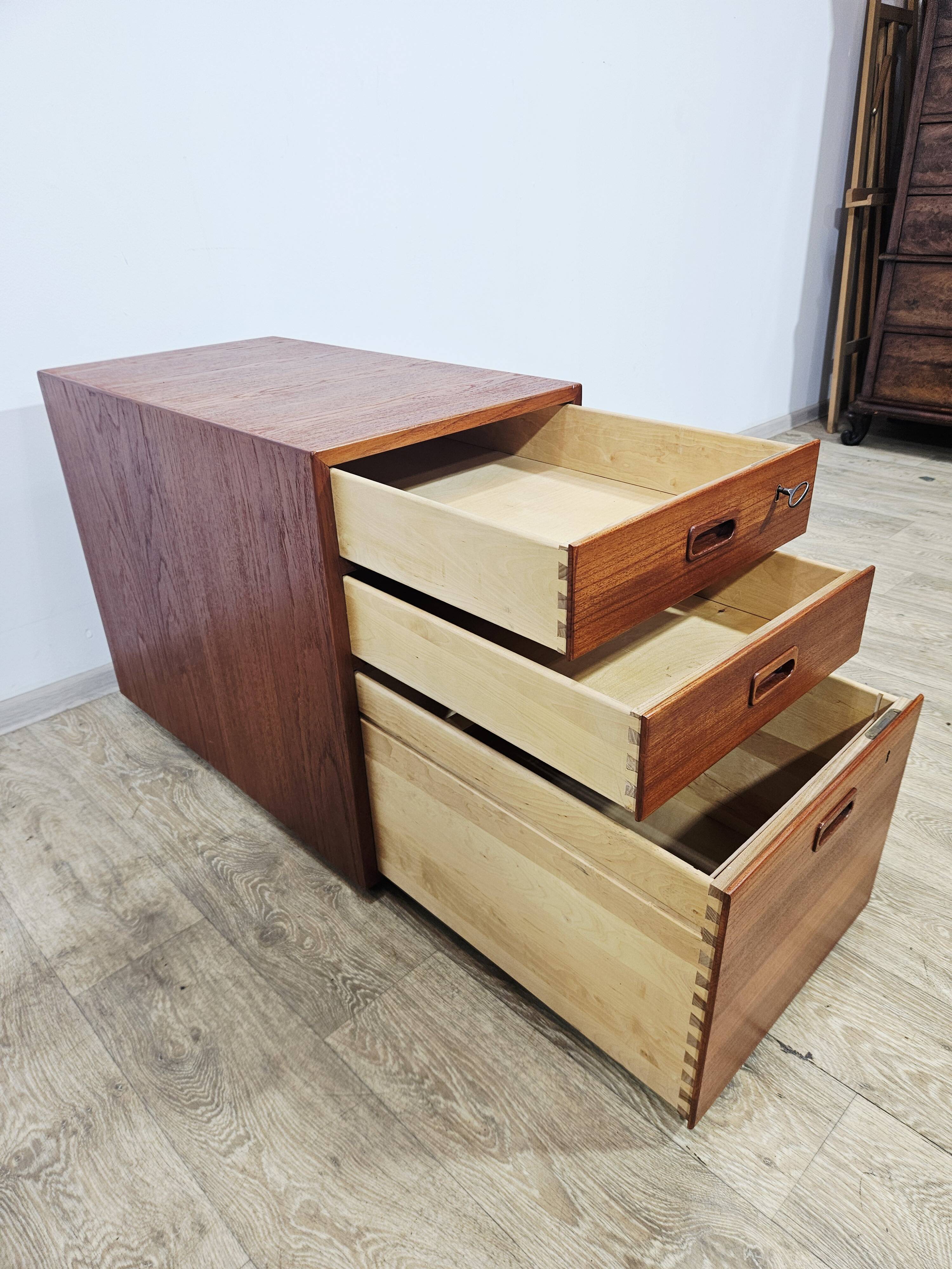 Niels Jonsson for Hugo Troeds: Teak container "Vital", 1960s.