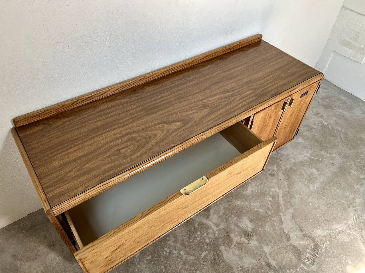 English mini-bar sideboard, 70s