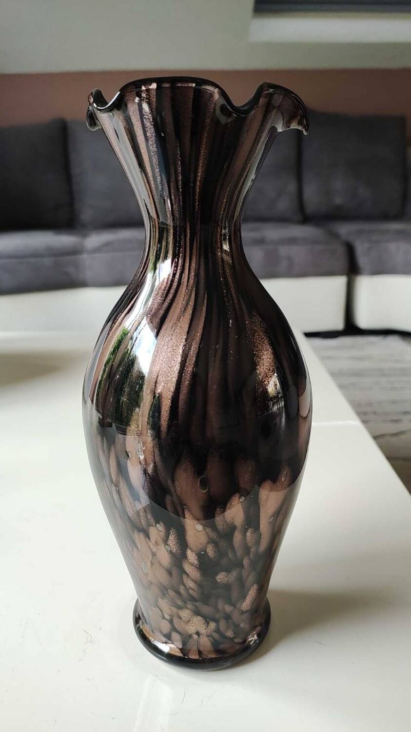 Corolle design vase in blown Murano art glass/Designer V. Nason. 70s. High 25 cm