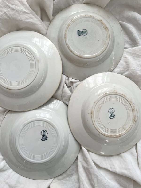 4 assiettes creuses en terre de fer ''Narcisse'' Saint Amand A. Lebacqz & M. Bouchart