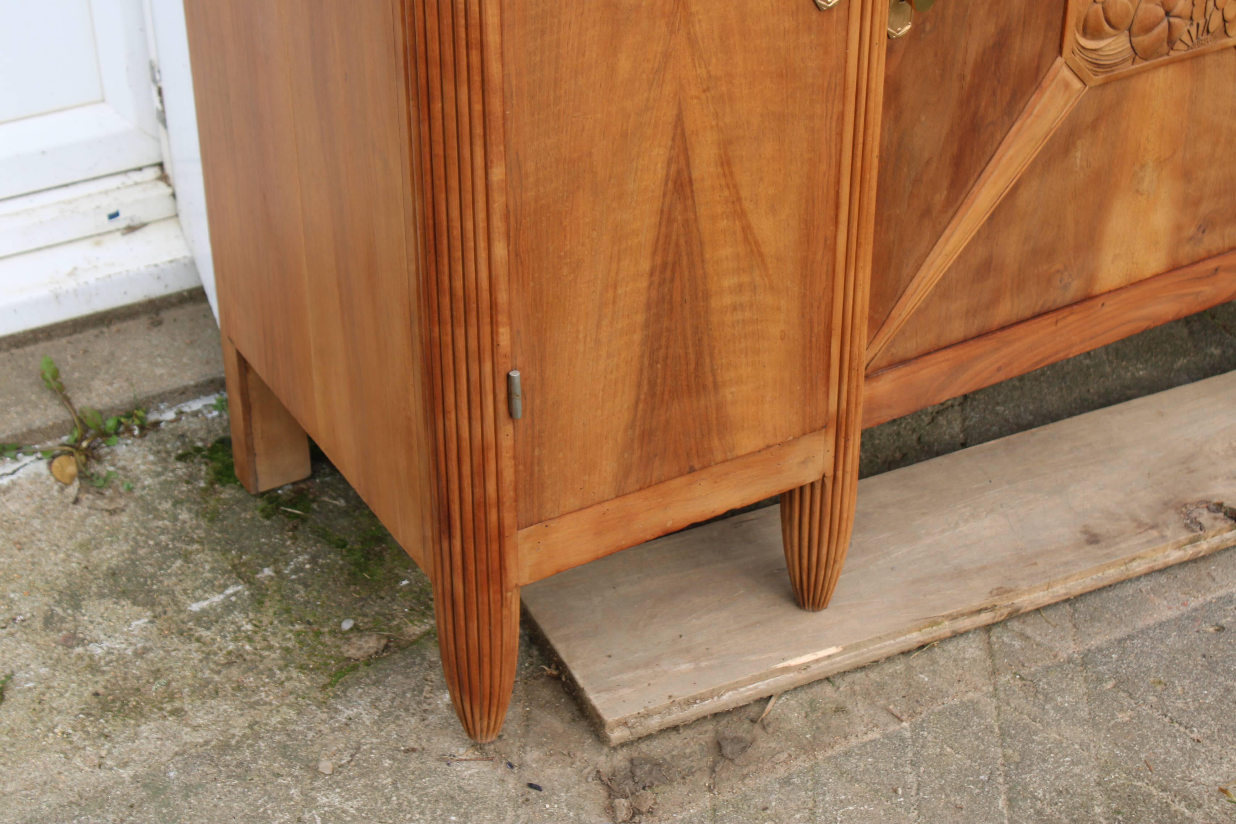 Art Deco sideboard in solid walnut and veneer – pink marble top