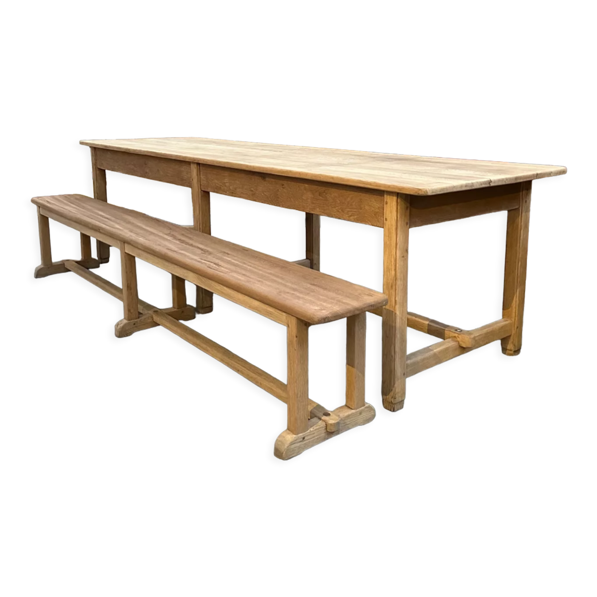 Oak farmhouse table and its 2 benches