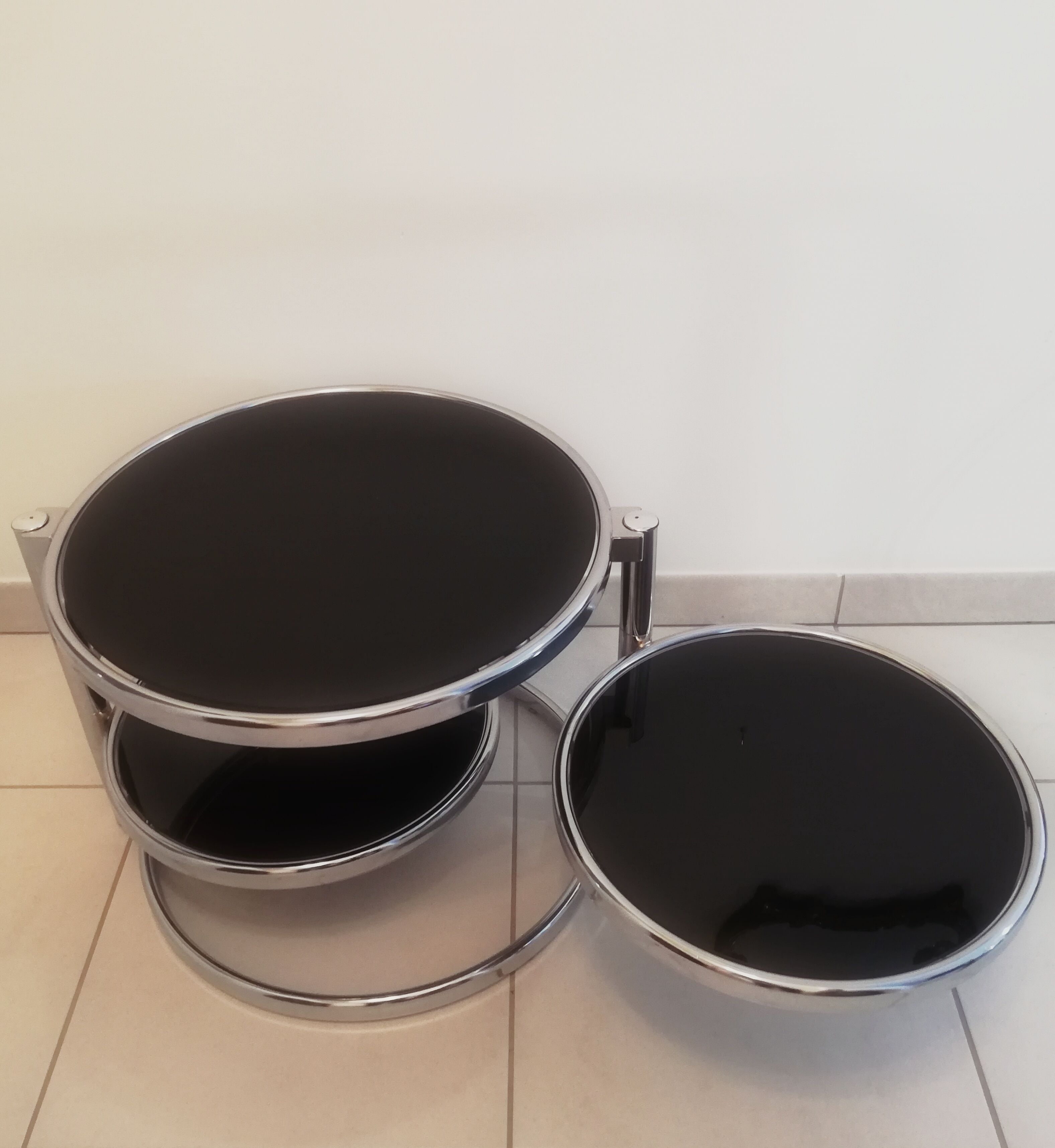 Round coffee table 3 black tempered glass trays