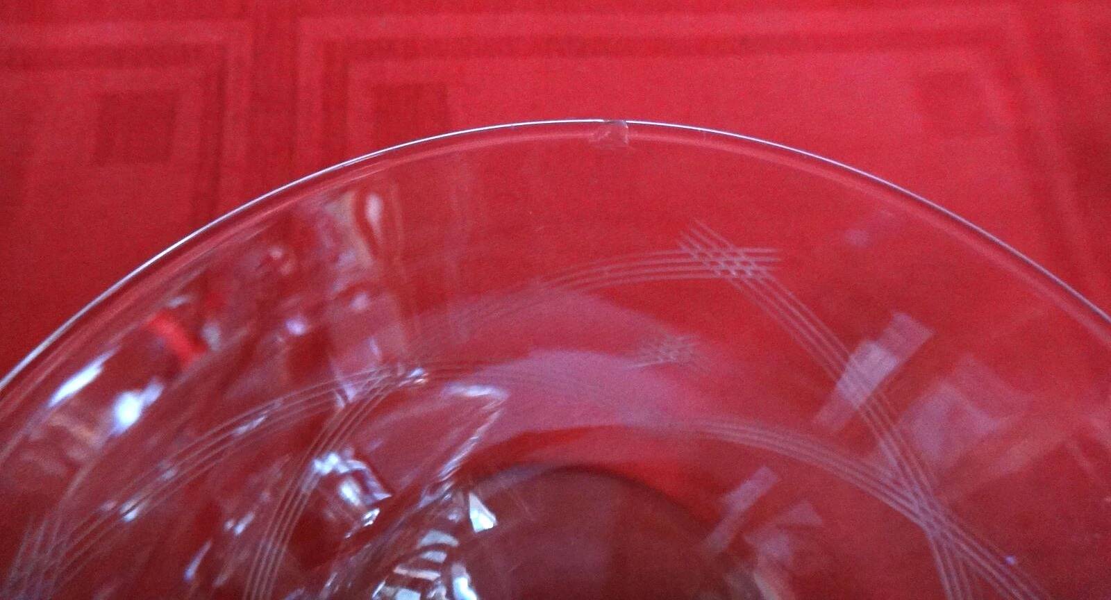 8 crystal champagne coupes