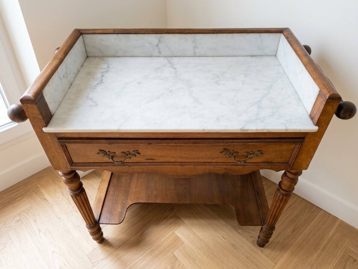 Antique dressing table in solid walnut and white marble.