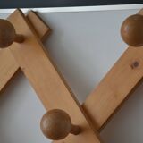 wooden wall-mounted coat rack with 7 hooks
