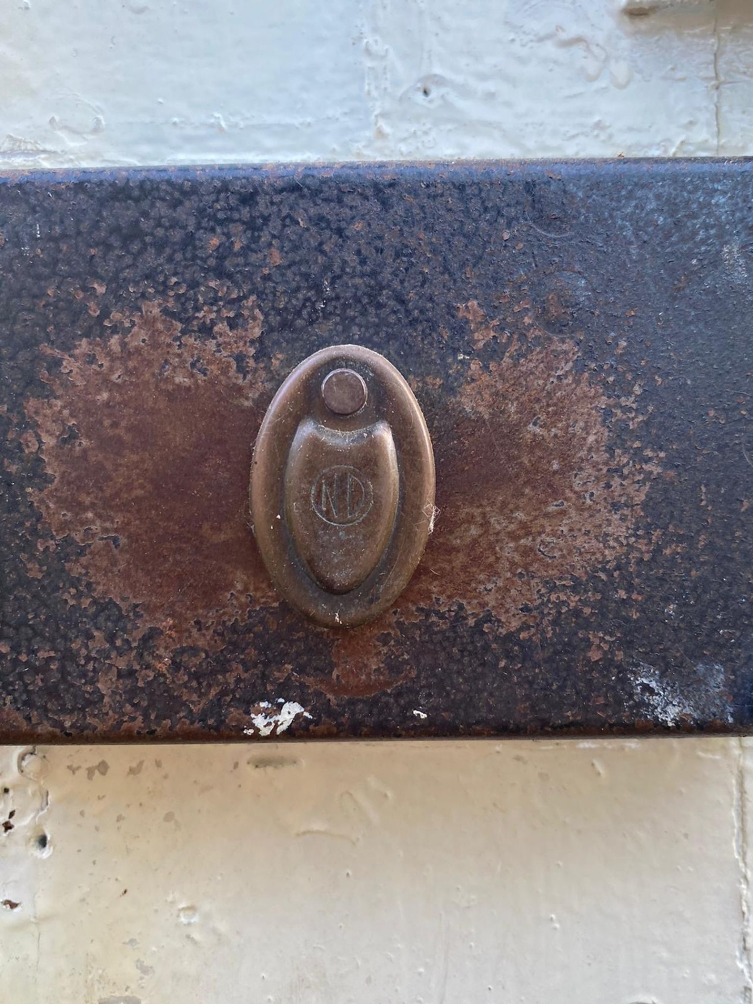 Entrance door in solid oak, cast iron grille, 1930s