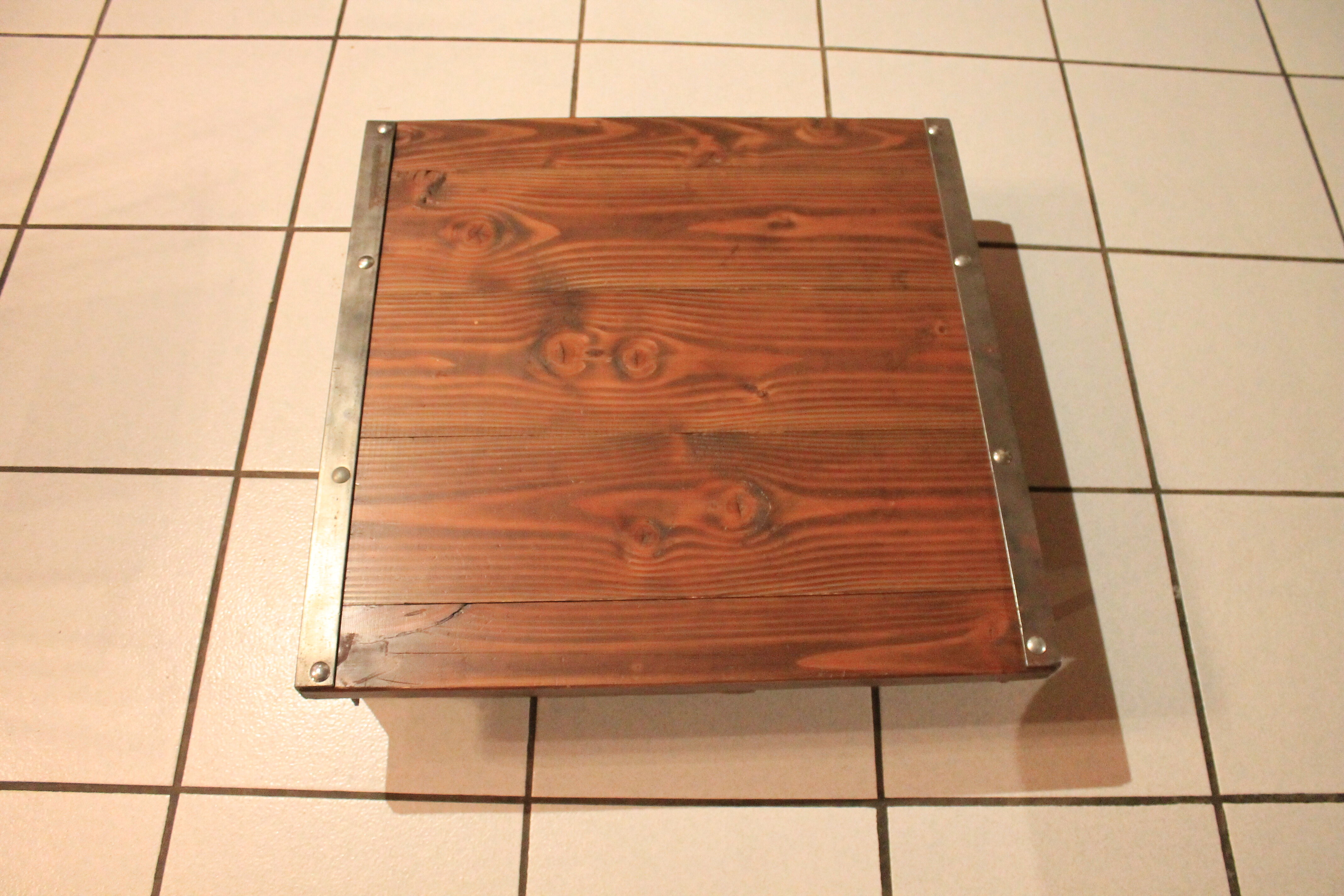 Industrial coffee table, SNCF palette