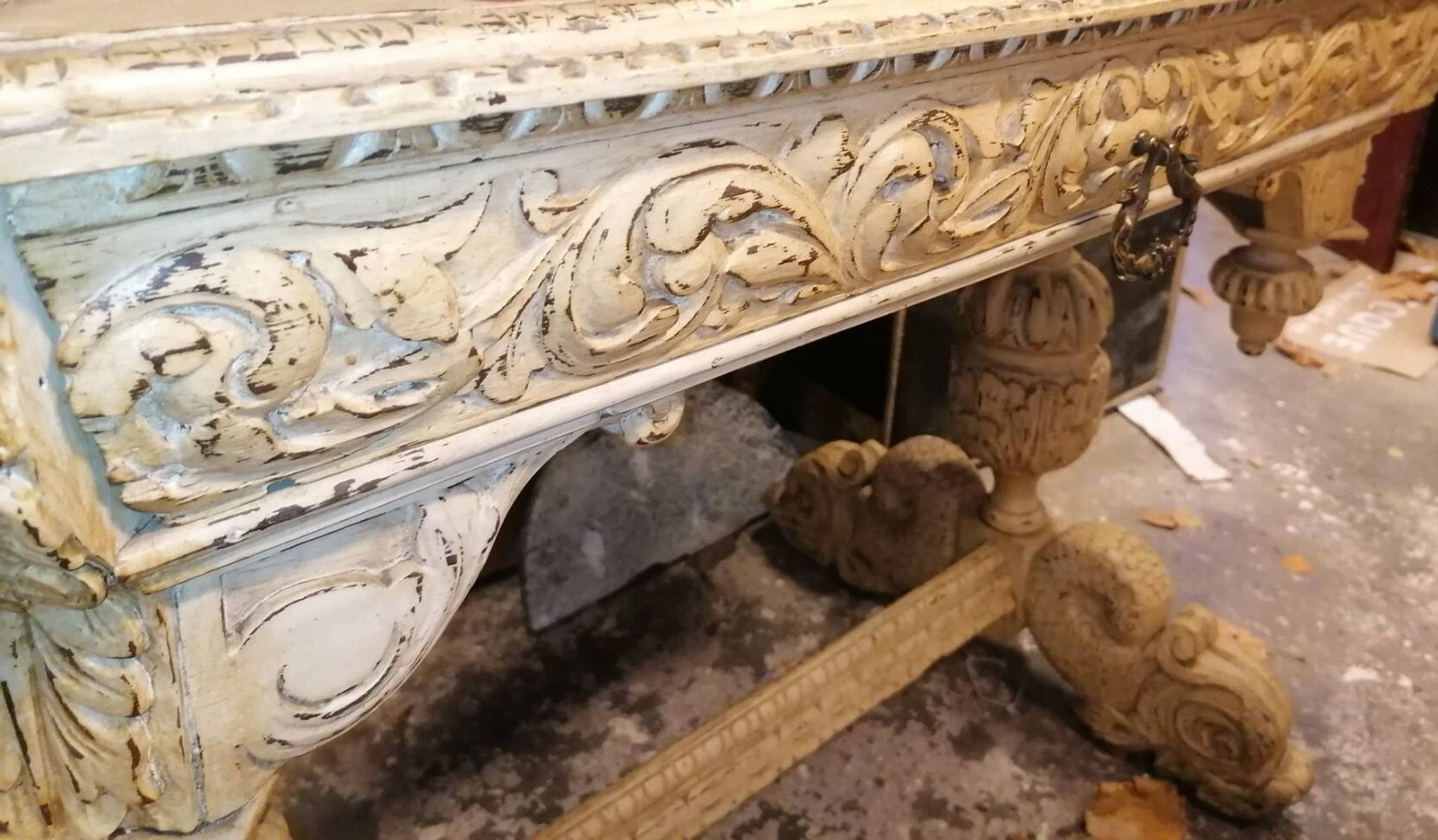 Antique entrance table - Neo-Renaissance