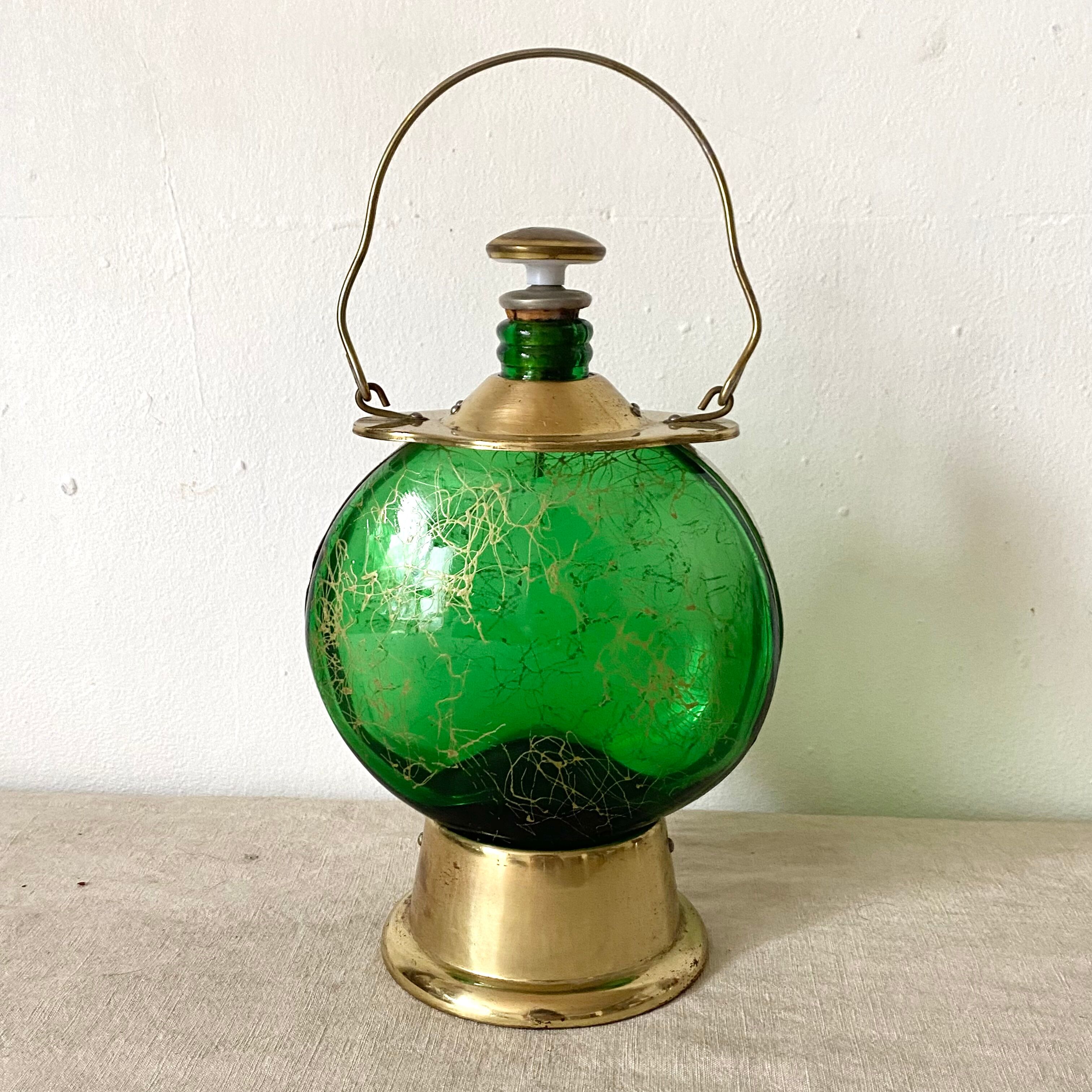 Vintage carafe music box