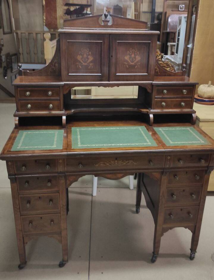 English writing case, early 20th century – Elegance and ingenuity combined