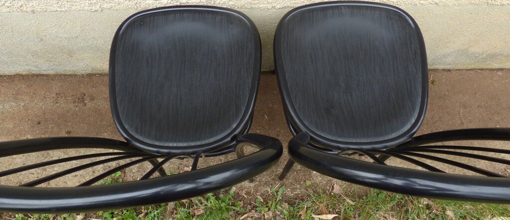Set of 2 metal bistro chairs